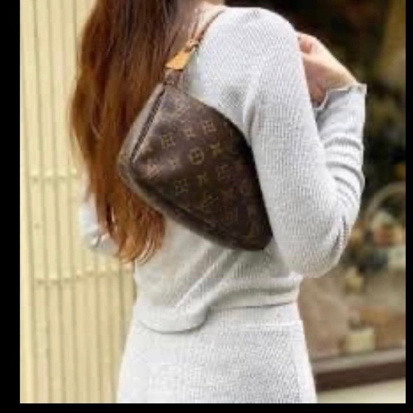 Louis Vuitton Pochette Accessories Monogram - Picture 2 of 10